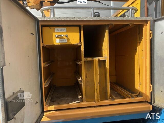 شاحنة رفع سكانيا 82m مع Simon cara 170 - يجب مشاهدتها. شاهد الفيديو Scania 82m lift truck w/ Simon cara 170 - Must see. WATCH
