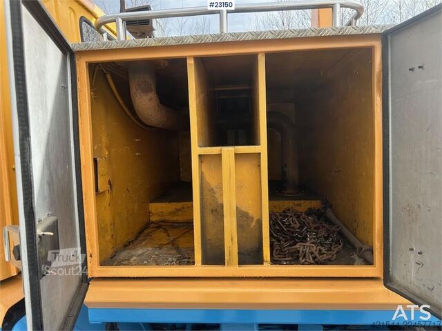 شاحنة رفع سكانيا 82m مع Simon cara 170 - يجب مشاهدتها. شاهد الفيديو Scania 82m lift truck w/ Simon cara 170 - Must see. WATCH