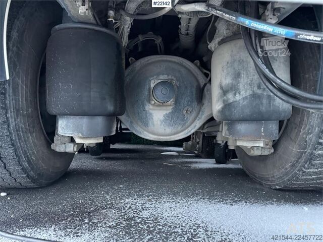 شاحنة تنظيف الطرق Scania G410 مزودة بجسم إضافي Val-Air Bal'Hydro Scania G410 feiebil med Val-Air Bal'Hydro påbygg