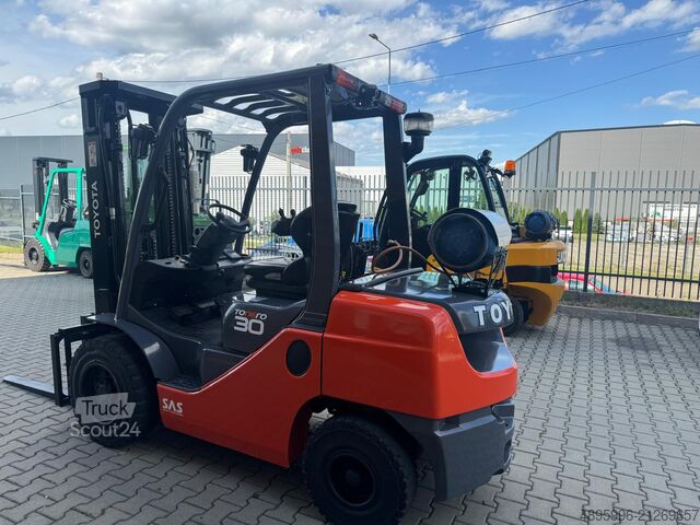 възможен мотокар Toyota 06-8FGF30 / Triplex / 2021 year