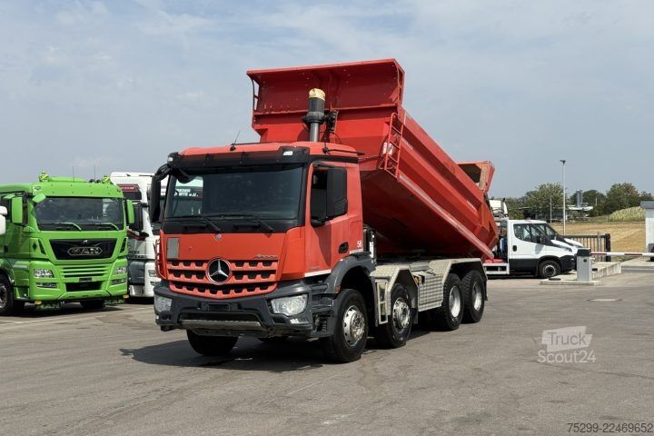 Savitvežis Mercedes-Benz Arocs 3243 8x4 Schwarzmüller / Swiss-Vehicle