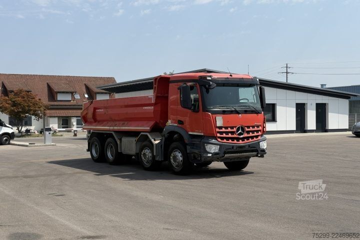 Savitvežis Mercedes-Benz Arocs 3243 8x4 Schwarzmüller / Swiss-Vehicle