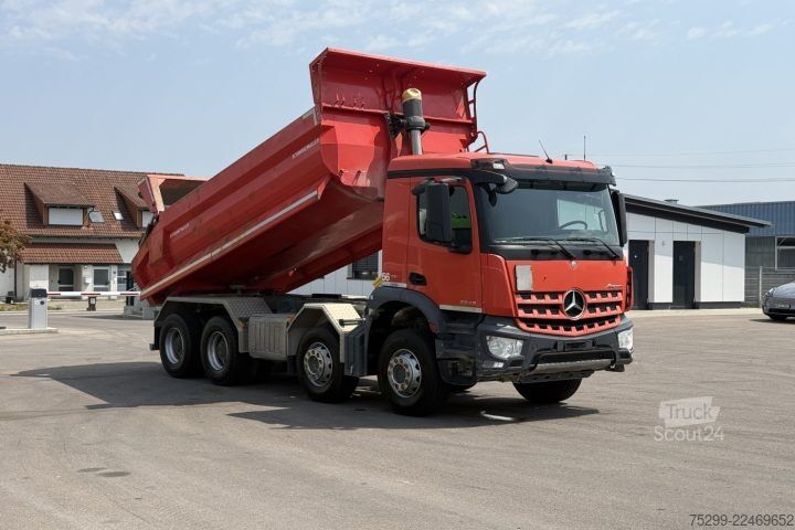 Savitvežis Mercedes-Benz Arocs 3243 8x4 Schwarzmüller / Swiss-Vehicle