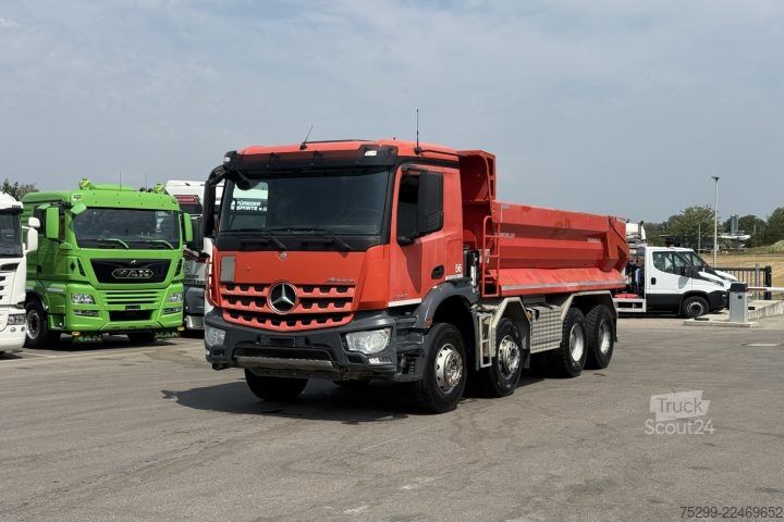 Savitvežis Mercedes-Benz Arocs 3243 8x4 Schwarzmüller / Swiss-Vehicle