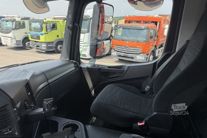 Savitvežis Mercedes-Benz Arocs 3243 8x4 Schwarzmüller / Swiss-Vehicle