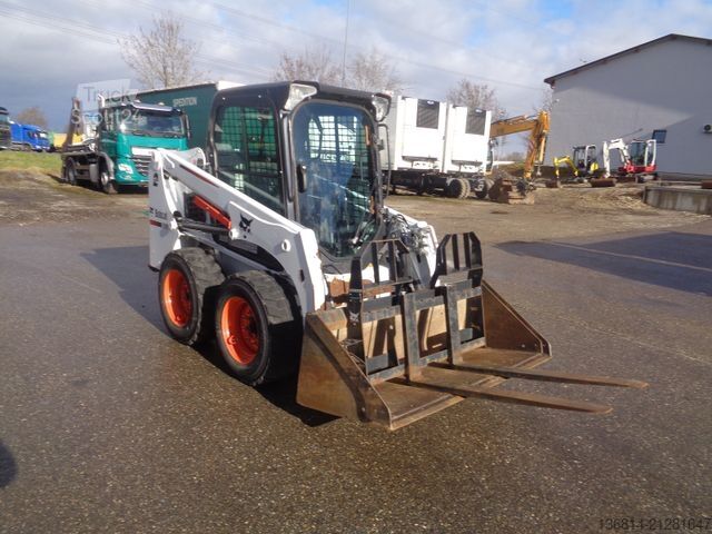 Wheel loader BOBCAT S450 Schaufeln + Gabeln