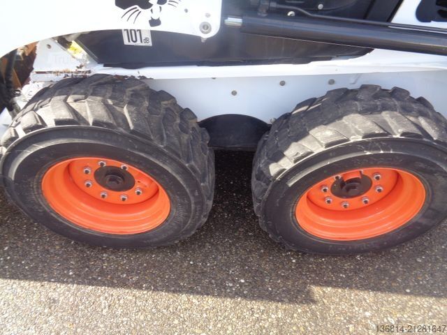 Wheel loader BOBCAT S450 Schaufeln + Gabeln