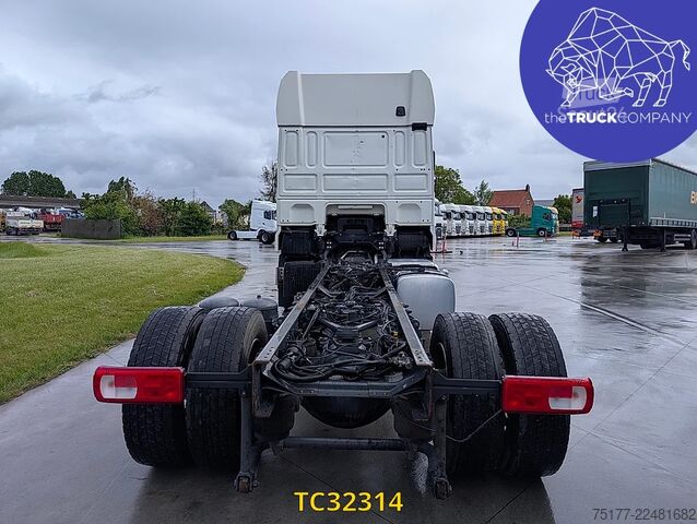 Châssis avec cabine DAF XF 450