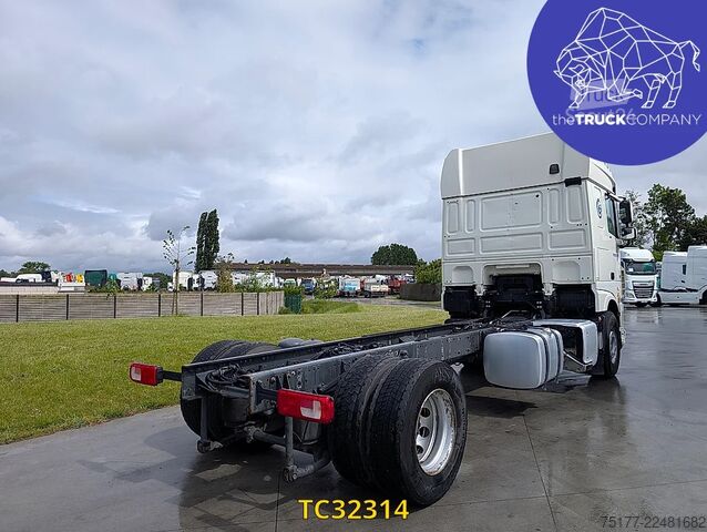 Châssis avec cabine DAF XF 450