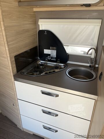 Poluintegrisani kamper Fiat Ducato Weinsberg Carasuite 2024 | Cambio automatico | 5 posti letto