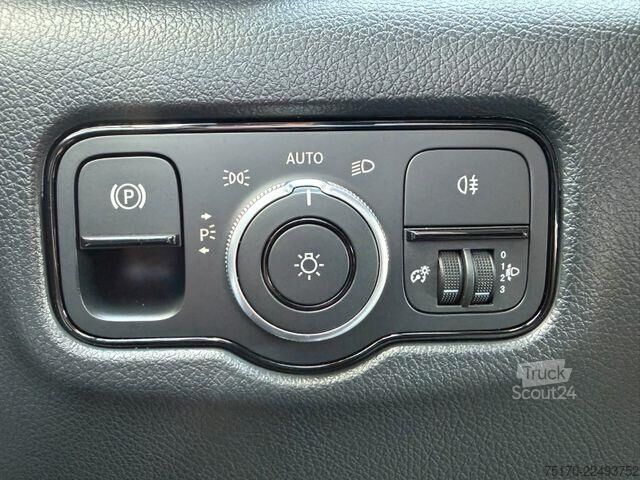 Kombi s vysokou strechou Mercedes-Benz Vito 116 CDI 9G Klima Kamera SHZ