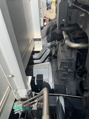бортовой грузовик Iveco Stralis