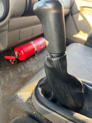 Kovček DAF LF 250 Bakwagen Handgeschakeld