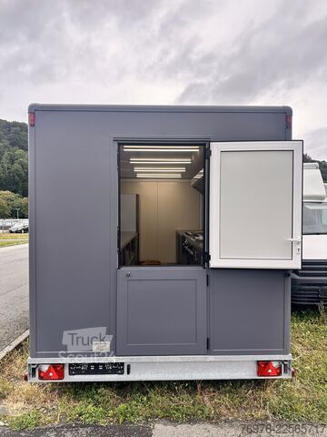 Mobile Shop/ Food Truck Voll ausgestatteter Gastro-Contrailer (Hydraulik-Absenkbar) | Profi-Küche NEU