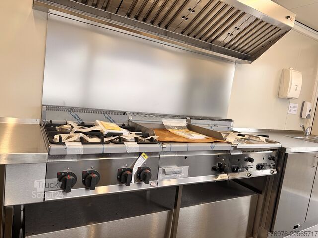 Mobile Shop/ Food Truck Voll ausgestatteter Gastro-Contrailer (Hydraulik-Absenkbar) | Profi-Küche NEU