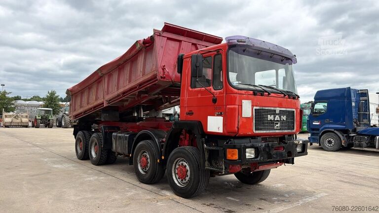 3-puoleinen kippauslaite MAN 35.402 (8X6 / 3 PONTS / LAMES / BIG AXLE / 6 CY...