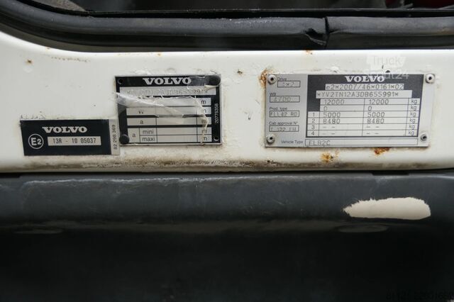 Transport refrigerat/congelat Volvo FL 240 | Carrier SUPRA 950Mt / Bi-temp | 3 Comp...