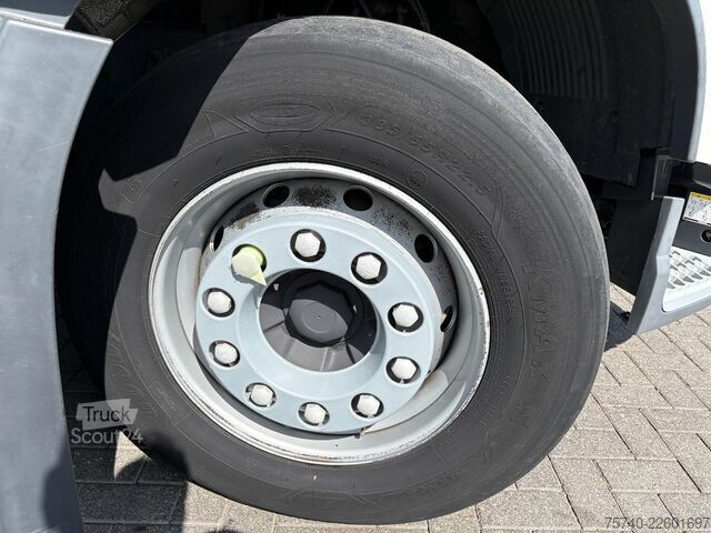 Furgon samochodowy do przewozu aut Volvo FH 500 + HYDRAULISCHE PLATEAUS + LIER + REMOTE ...