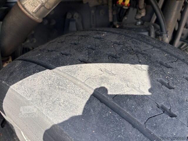 Furgon samochodowy do przewozu aut Volvo FH 500 + HYDRAULISCHE PLATEAUS + LIER + REMOTE ...