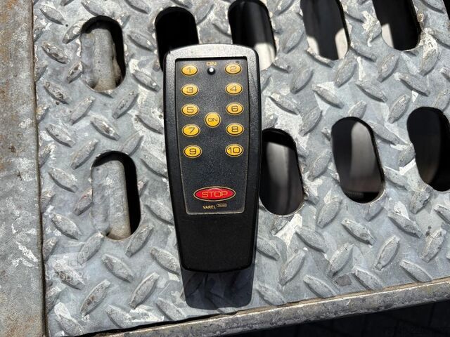 Furgon samochodowy do przewozu aut Volvo FH 500 + HYDRAULISCHE PLATEAUS + LIER + REMOTE ...