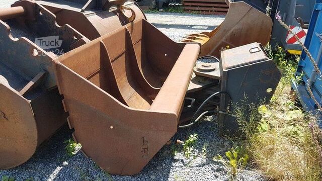 Parts & accessories Winkelbauer Löffelpaket mit hydr. Schnellwechsler