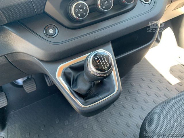 Duba panelată RENAULT Trafic KOMFORT L1H1 3,0t dCi 130 SORTIMO+KAMERA