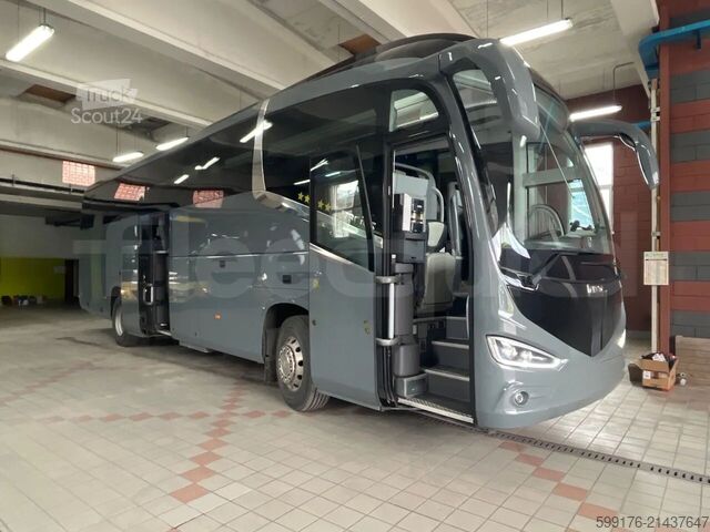 Turistični avtobus Irizar i6