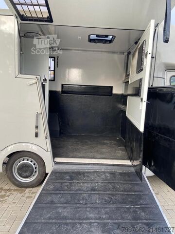 Furgão de painéis Renault Master STX