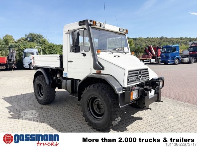 Camion à usage spécial Unimog U 130 4x4, Kipper, Zapfwelle vorne+hinten,