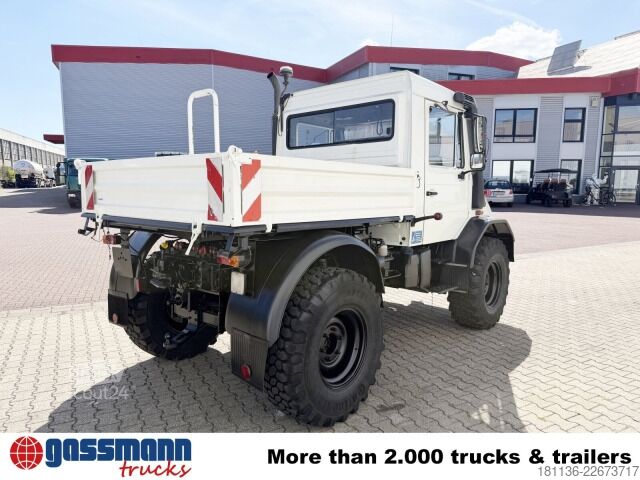 Camion à usage spécial Unimog U 130 4x4, Kipper, Zapfwelle vorne+hinten,