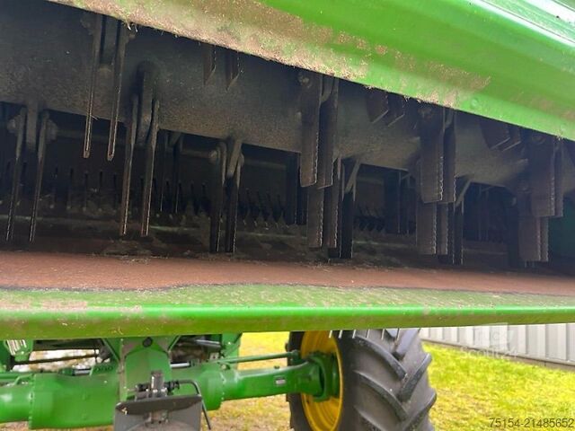 Moissonneuse-batteuse John Deere T560 HM