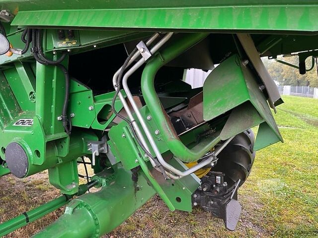 Moissonneuse-batteuse John Deere T560 HM