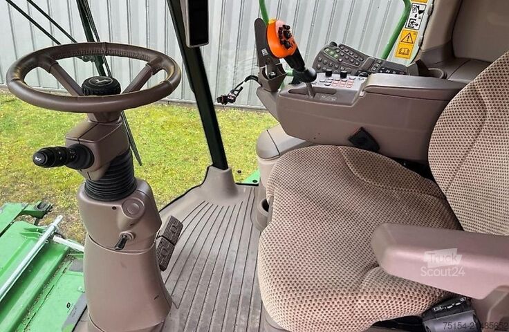 Moissonneuse-batteuse John Deere T560 HM