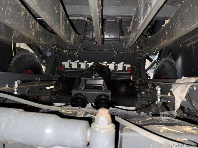 Balenpers (landbouw) CLAAS Quadrant 5300FC