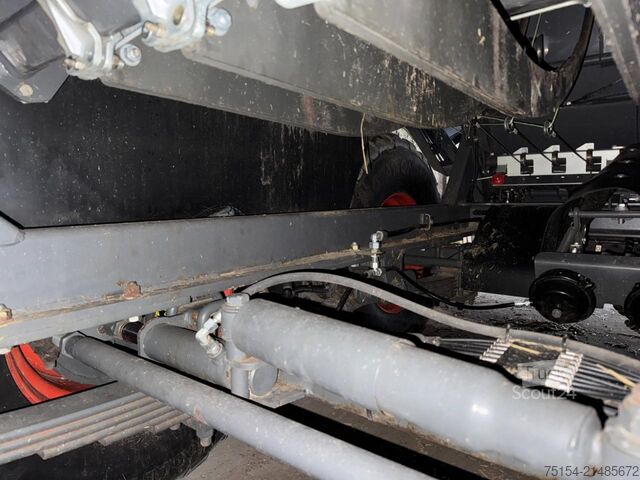 Balenpers (landbouw) CLAAS Quadrant 5300FC