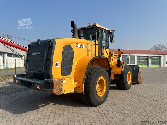 Wiellader HYUNDAI HL 965