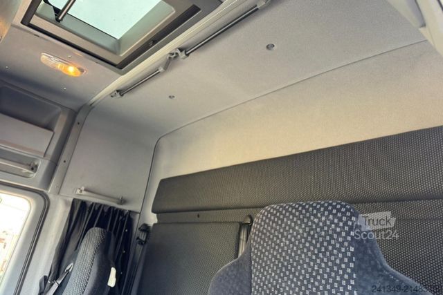 Box truck MERCEDES-BENZ Actros 1832 4x2 Isotherm