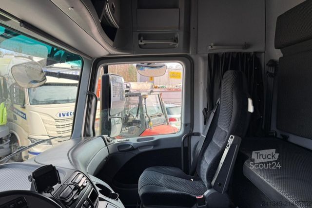 Box truck MERCEDES-BENZ Actros 1832 4x2 Isotherm