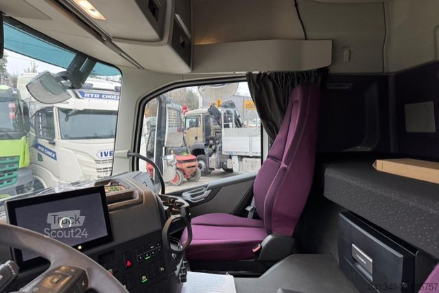 Kutu kamyonu VOLVO FM-380 4x2 Koffer