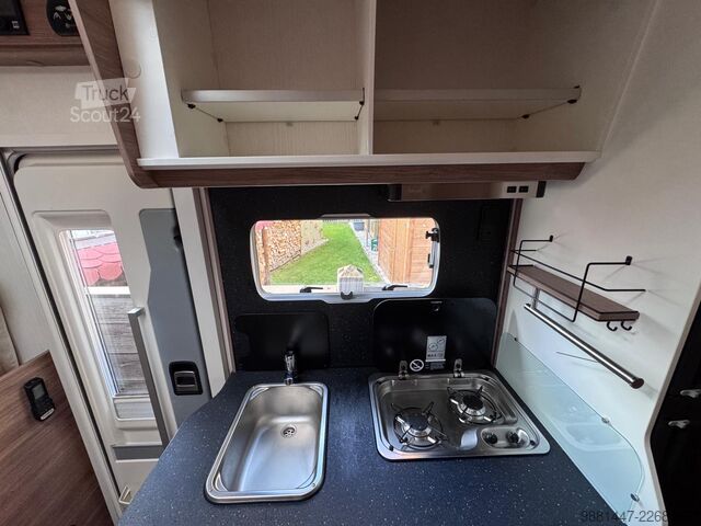 Yarı entegre karavan Pilote P696 Expression