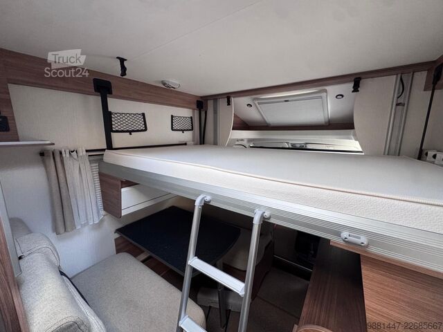 Yarı entegre karavan Pilote P696 Expression