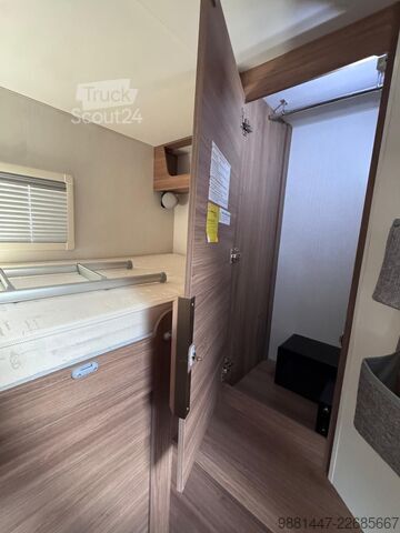 Yarı entegre karavan Pilote P696 Expression