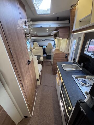 Yarı entegre karavan Pilote P696 Expression