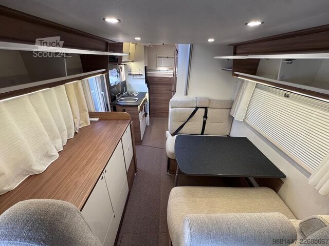 Yarı entegre karavan Pilote P696 Expression