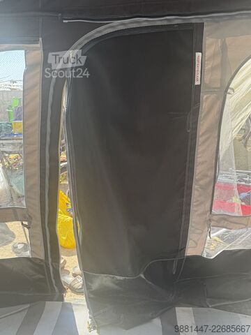 Yarı entegre karavan Pilote P696 Expression