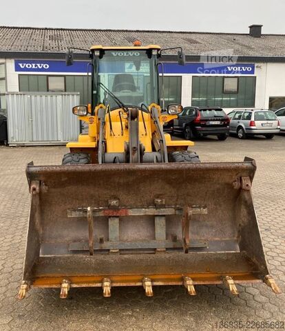 Nakladalnik Volvo L 30 G