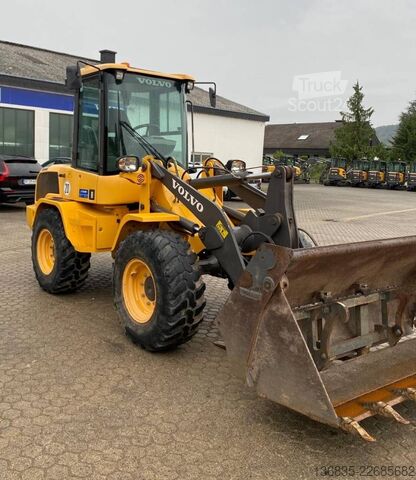 Nakladalnik Volvo L 30 G