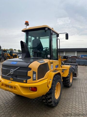 Nakladalnik Volvo L 30 G
