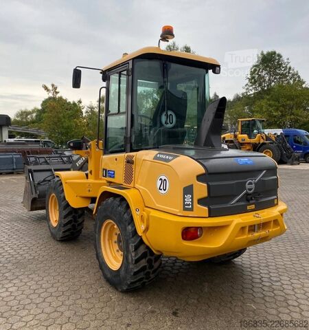 Nakladalnik Volvo L 30 G