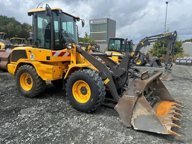 Nakladalnik Volvo L 30 G